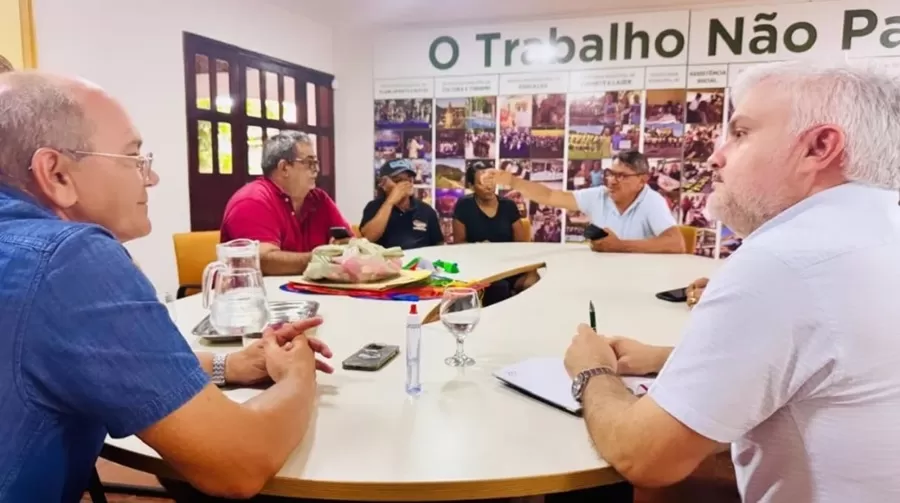 Prefeito Laurinho recebe ambulantes para as tratativas sobre a à comercialização de produtos e serviços