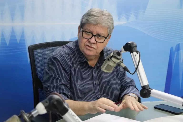 João sinaliza reaproximação e diz que não guarda mágoa de Adriano