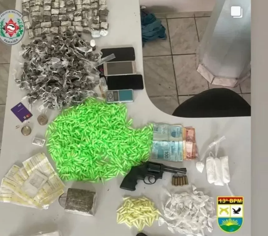 Polícia Militar prende traficante com arma de fogo, e apreende vasta quantidade de droga