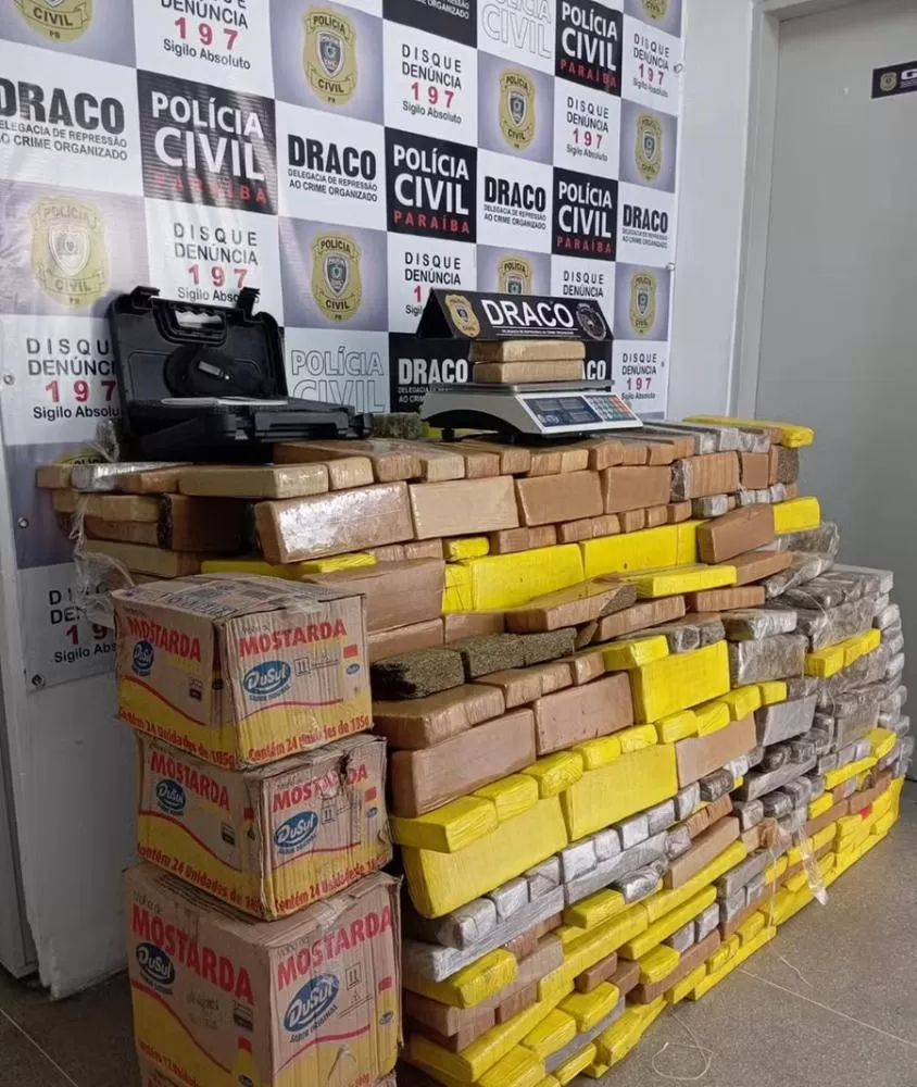 Meia tonelada de maconha e veículos de luxo são apreendidos no bairro Catolé, em Campina Grande