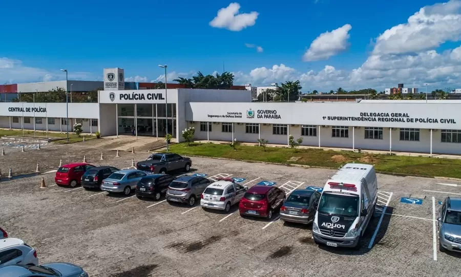 Policial militar é preso em operação contra facção criminosa em João Pessoa; advogado está foragido