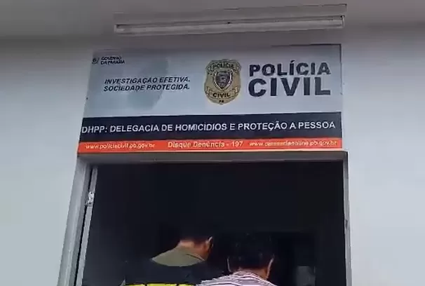 Mulheres são presas por tráfico de drogas e aliciamento de menores em Campina Grande