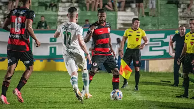 Sousa domina, vence o Campinense e segue líder isolado do Campeonato Paraibano