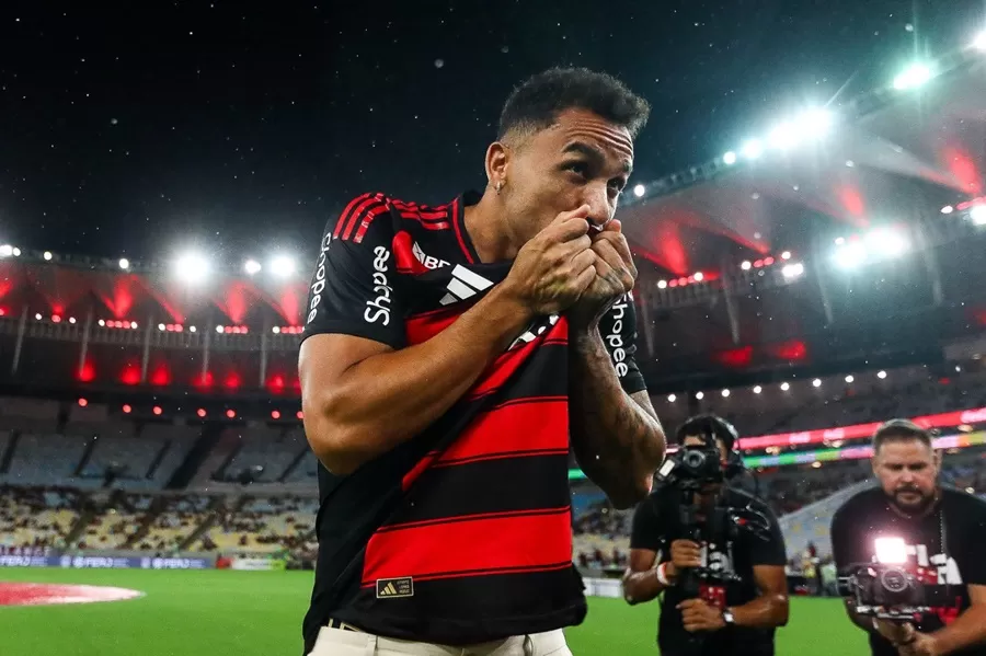 Flamengo vence o Sampaio Corrêa no Maracanã e entra no G-4 do Carioca