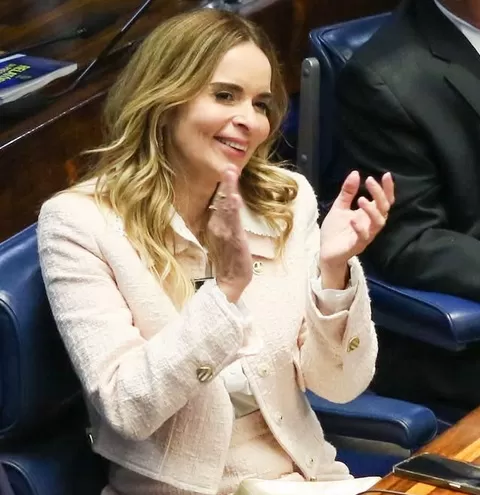 Paraibana Daniella Ribeiro comemora após ser eleita a 1º secretária da mesa diretora do Senado