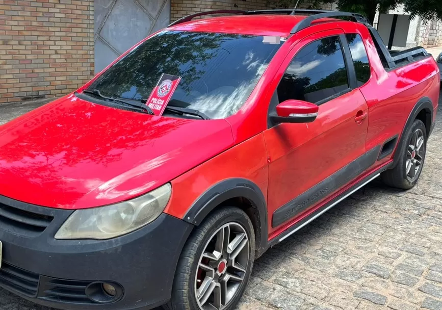 Polícia Militar recupera neste domingo (2) carro com queixa de roubo, na cidade de Brejo dos Santos