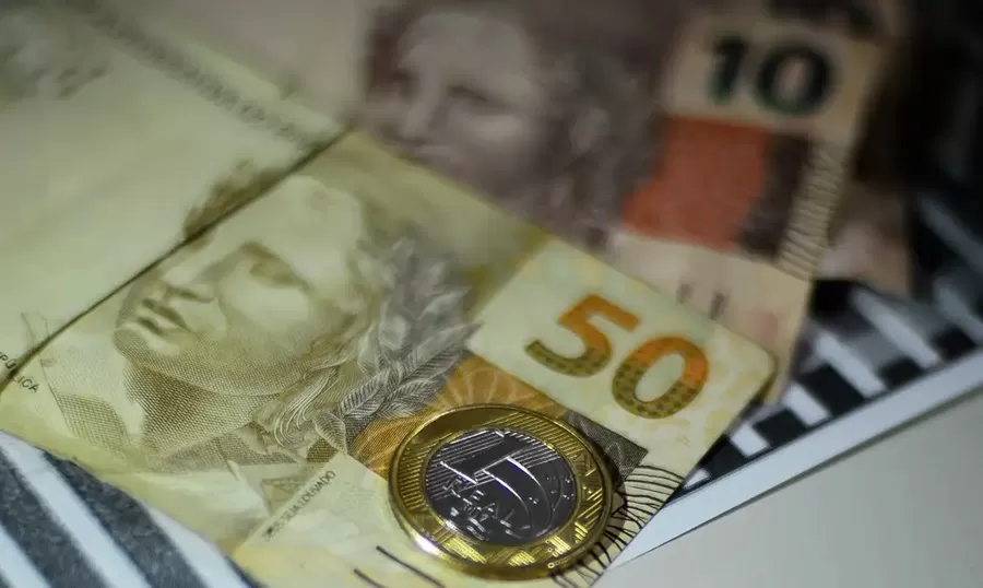Cai o número de endividados no país, aponta entidade do comércio 