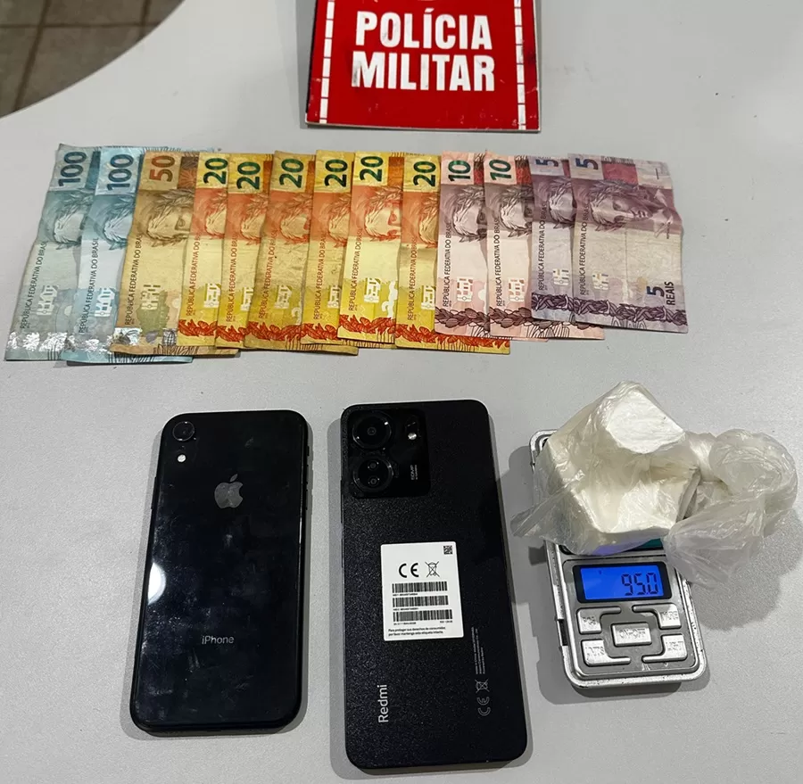 Polícia Militar prende duas mulheres suspeitas de tráfico de drogas, na PB-323, zona rural de Brejo dos Santos