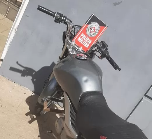 Polícia Militar recupera nesta sexta-feira (7), motocicleta com queixa de roubo na zona rural de Paulista