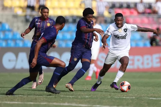 Madureira vence o Botafogo, se aproxima do G-4 e pressiona o rival