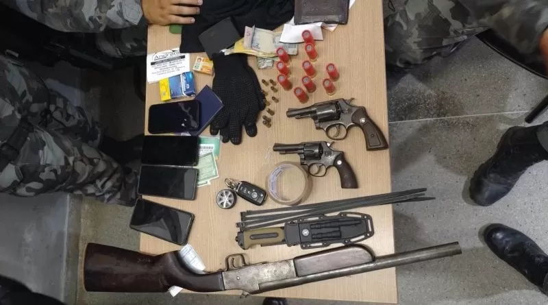 Polícia Militar prende quadrilha com armas e materiais que seriam usados em sequestro na Paraíba