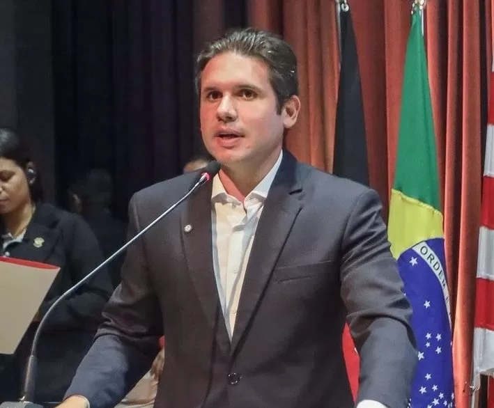 Hugo Motta liga para ministros do STF para se explicar por declarações sobre atos de 8 de janeiro