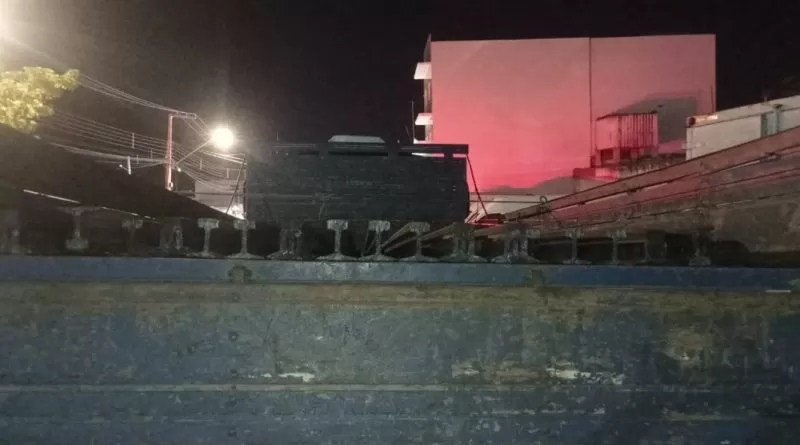 Polícia Militar frustra furto de trilhos de trem no meio da madrugada, em Aparecida (PB)