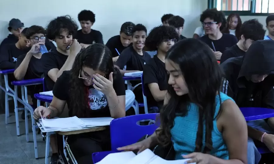 Pé-de-Meia será depositado na conta de alunos a partir de terça-feira (25)