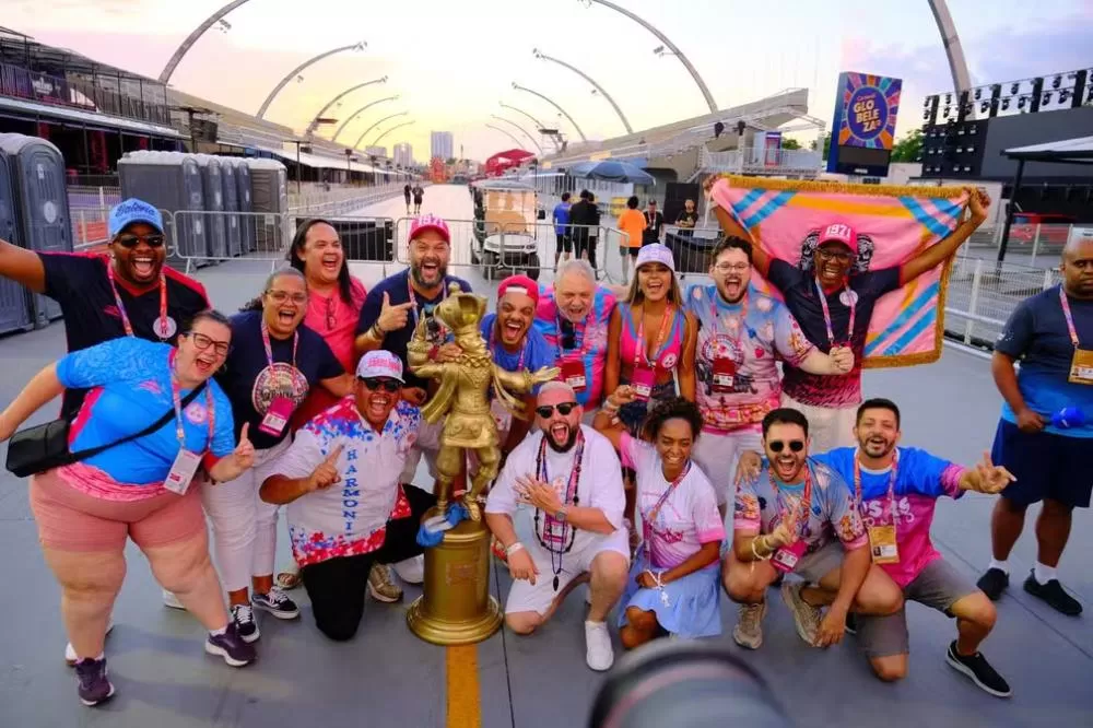 Rosas de Ouro é campeã do carnaval de SP após 15 anos 