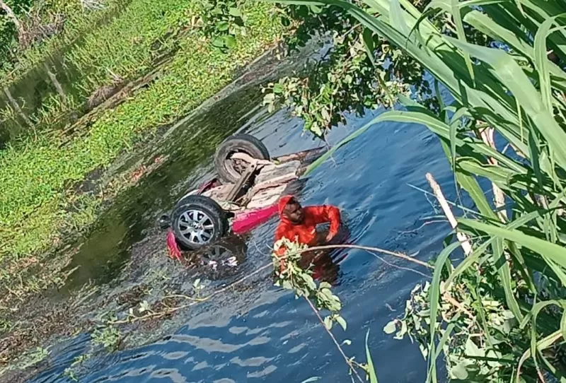 Homem morre nesta quarta (5) após veículo capotar e ficar submerso em manancial às margens de rodovia 