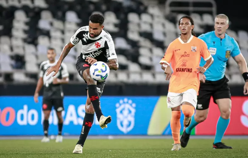 Com golaço de Coutinho, Vasco domina o Nova Iguaçu e avança à 3ª fase da Copa do Brasil