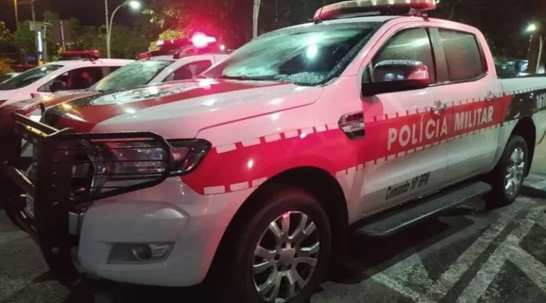 Homem morre após troca de tiros com policiais militares na noite desta terça-feira (11)
