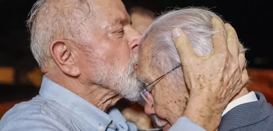 Lula exalta “habilidade e compromisso” de Sarney nos 40 anos da transição democrática