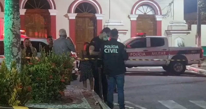 Adolescente de 16 anos é assassinado a tiros durante caminhada em praça pública