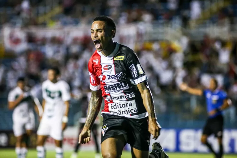 Com dois gols de Allanzinho, Ferroviário vence o Sousa e avança na Copa do Nordeste 
