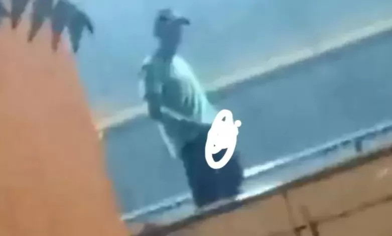 Popular é preso por exibir genitais e fazer gestos obscenos na cidade de Cajazeiras