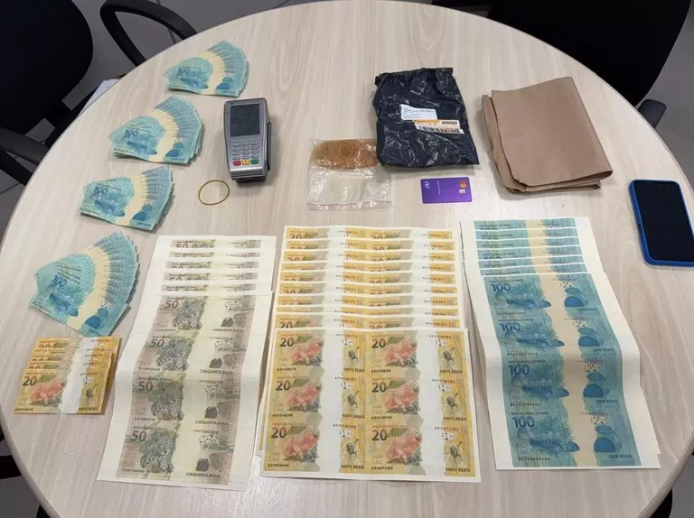 Mulher é presa pela Polícia Federal com R$ 9 mil em moeda falsa, em João Pessoa