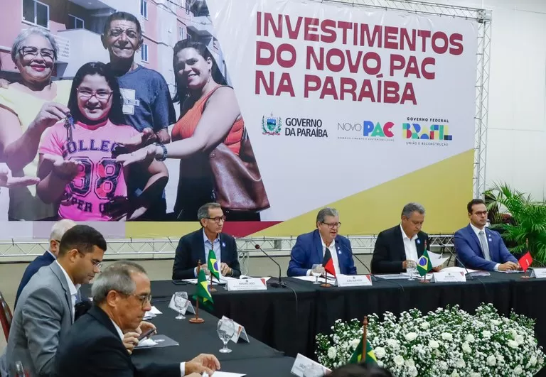 João Azevêdo aprofunda andamento das obras do PAC na Paraíba com ministros Rui Costa e Waldez Góes
