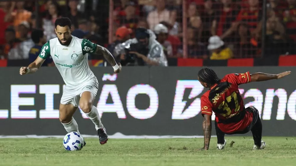 Com dois gols de pênalti, Palmeiras bate Sport e vence a primeira no Brasileirão