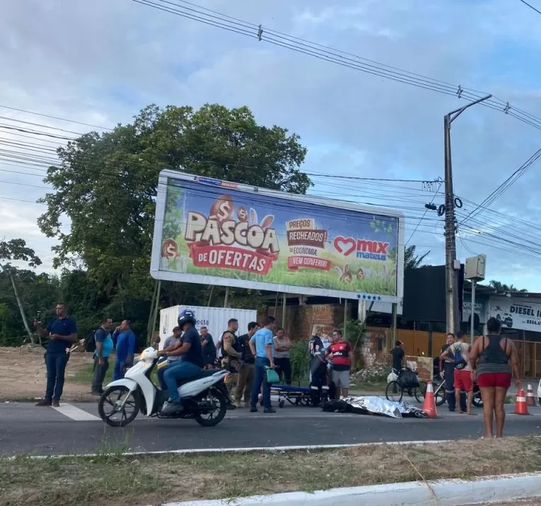 Estudante de Educação Física morre em acidente de moto após colidir com poste