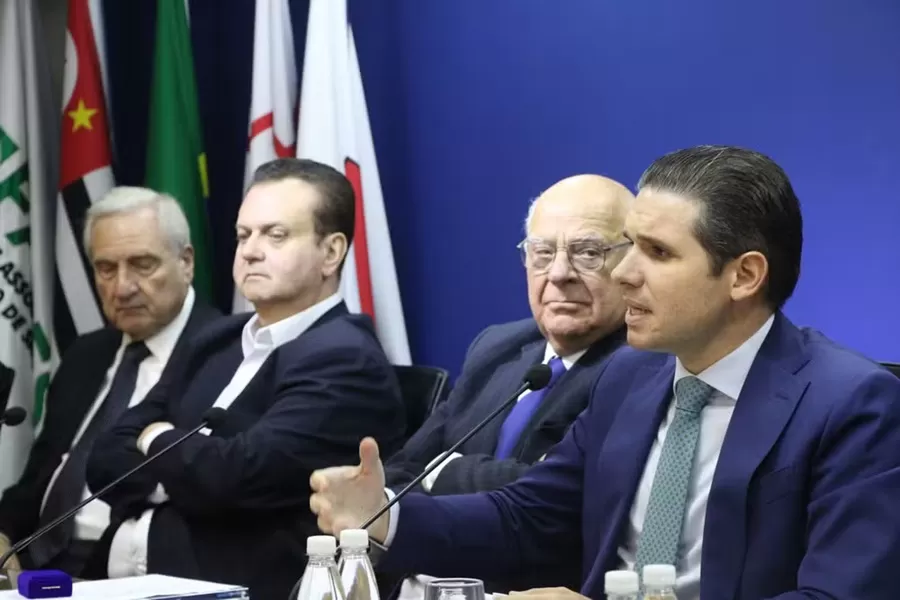 Hugo Motta defende penas menores, mas cita risco de ampliar 'crise institucional' com anistia