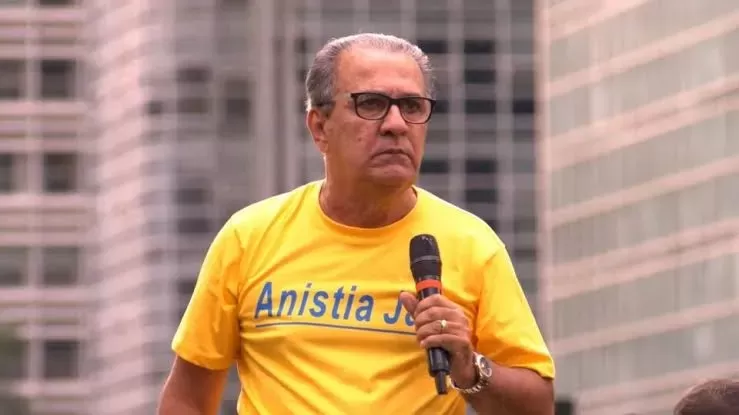 Ao 'atirar' em Motta e constranger Centrão, aliados de Bolsonaro dão tiro no pé e inviabilizam anistia