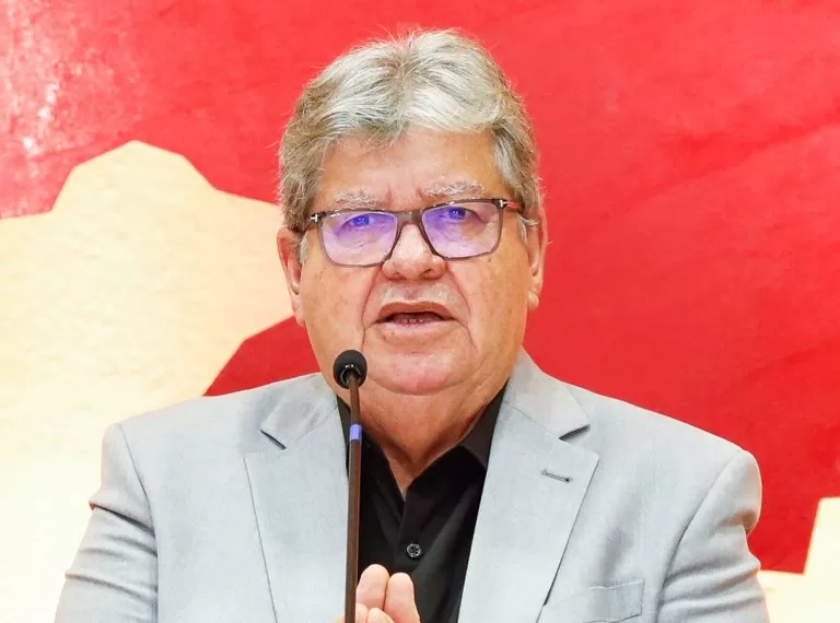 João Azevêdo anuncia divulgação de edital de concurso público para o Magistério com 2 mil vagas