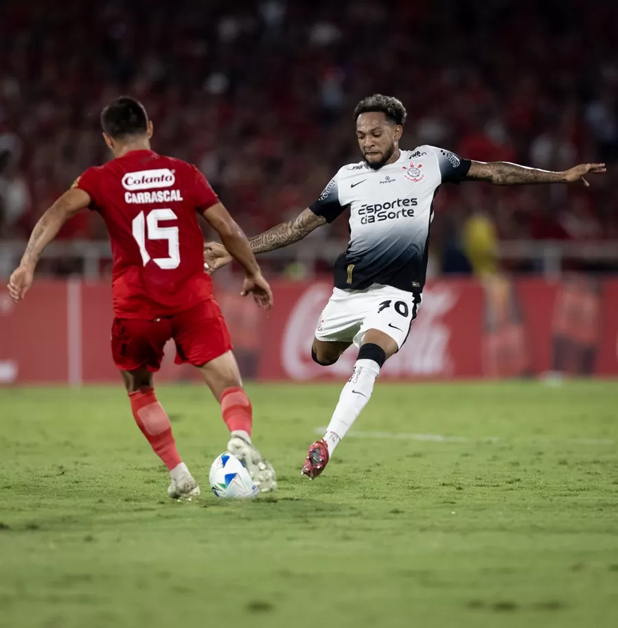 Corinthians arranca empate do América em Cali pela Copa Sul-Americana
