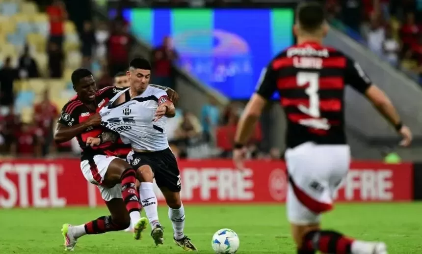 Flamengo perde para o Central Córdoba no Maracanã, em retorno de Pedro