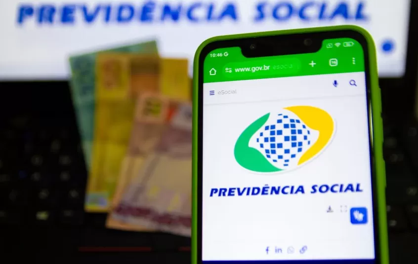 Aposentados e pensionistas do INSS poderão consultar antecipação do 13º salário a partir do dia 17