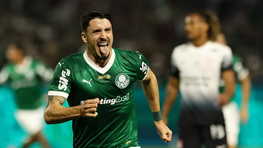 Palmeiras domina e vence Corinthians em primeiro Dérbi do Brasileiro