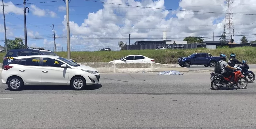 Homem morre e motociclista fica ferido após acidente com carreta na BR-230