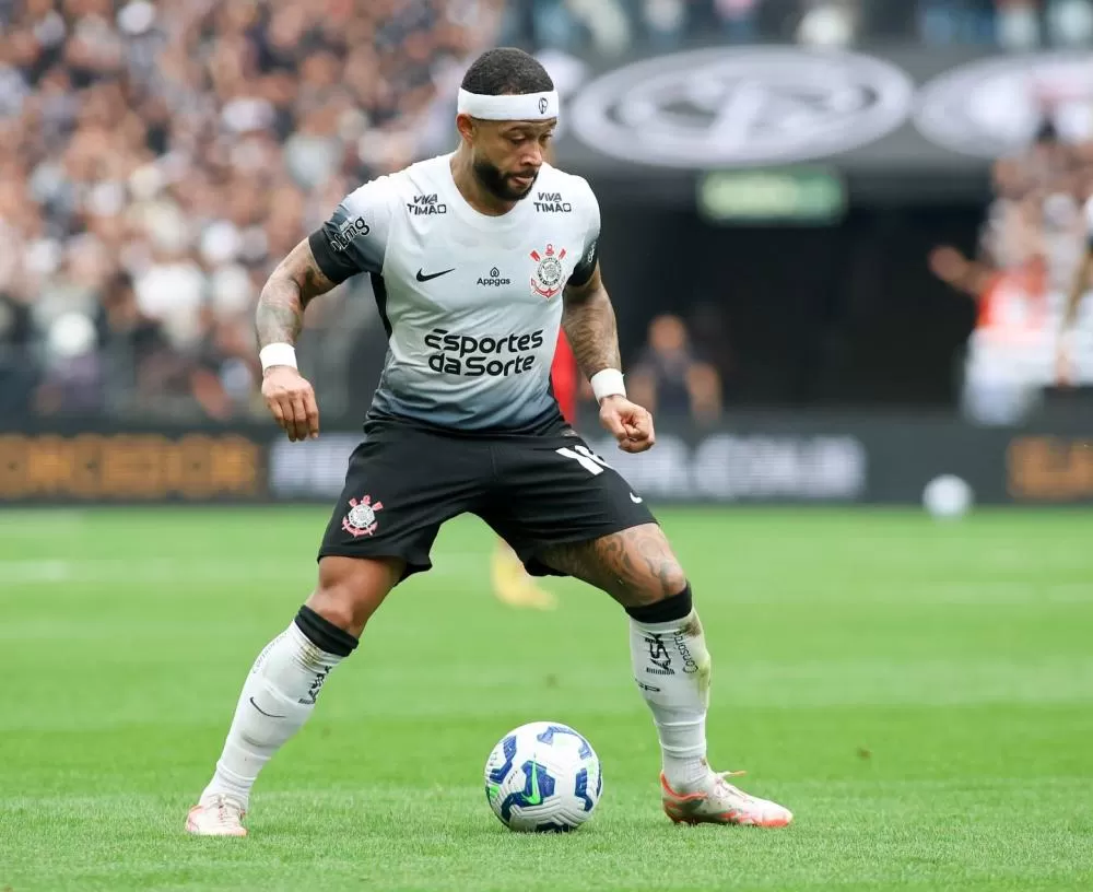 Corinthians pressiona, sofre e vira contra o Sport em dia de Memphis Depay