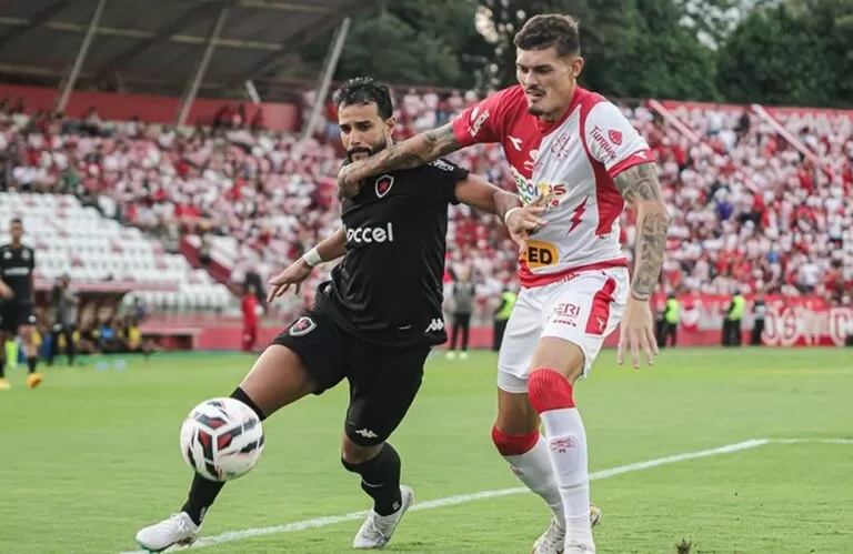 Em jogo equilibrado, Náutico e Botafogo-PB empatam nos Aflitos