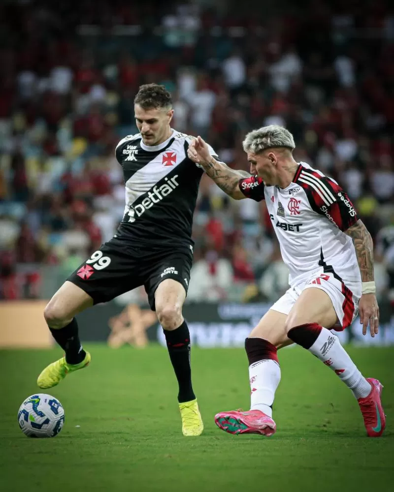 Léo Jardim brilha, e Vasco e Flamengo empatam sem gols no Maracanã 