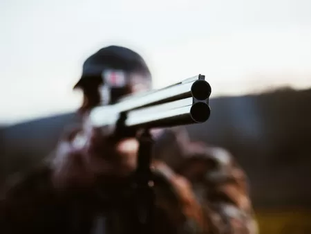 Jovem é perseguido e morto a tiros no final da tarde deste domingo (20), na Paraíba