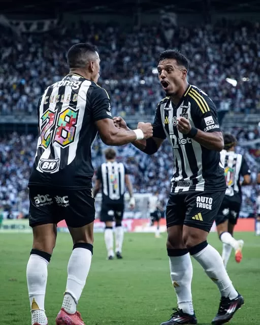 Atlético-MG derrota Botafogo e vence a primeira no Brasileirão