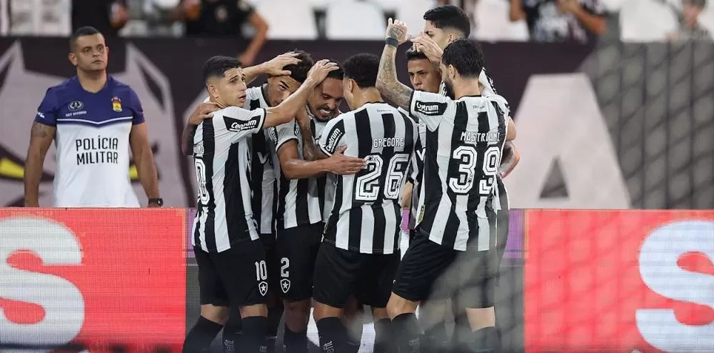 Botafogo se impõe, vence o Fluminense e engata oitava vitória seguida sobre o rival