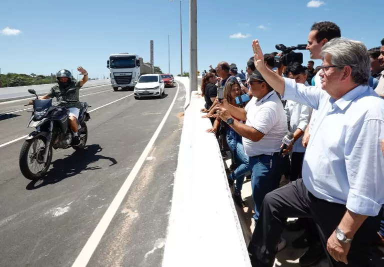 João Azevêdo libera viaduto Luciano Agra e destaca importância da obra para a mobilidade urbana de João Pessoa