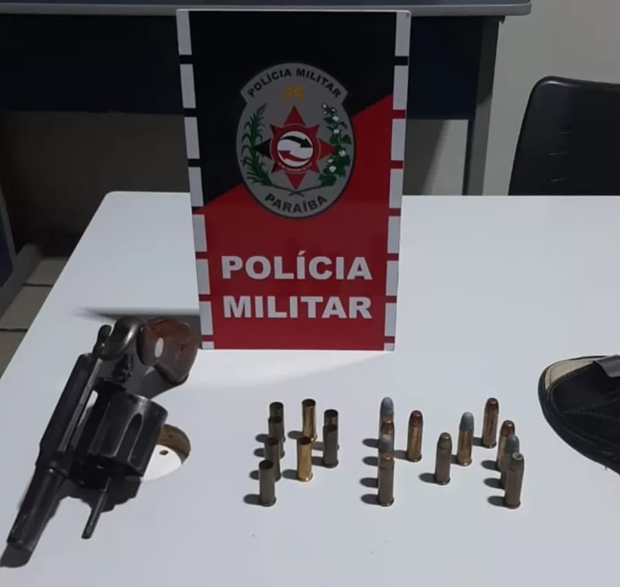 Polícia Militar prende homem e apreende arma de fogo neste domingo, na cidade de Paulista (PB)