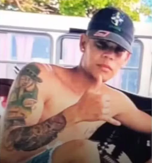 Jovem morre após bater moto em cavalo em rodovia estadual da Paraíba