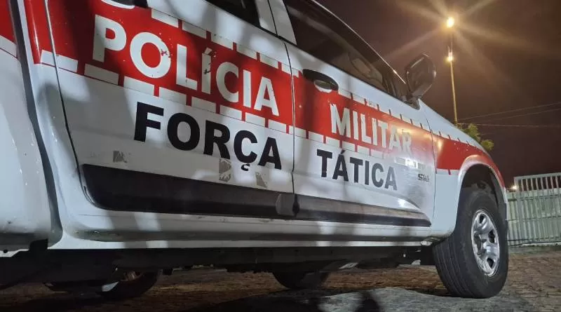 Homem é preso suspeito de tentar matar ex-namorada e cortar orelha de outro homem em posto de gasolina
