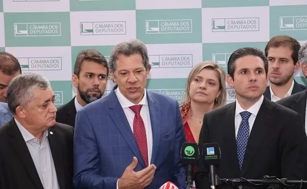 Governo vai editar MP para aumentar arrecadação e 'recalibrar' decreto do IOF, diz Haddad
