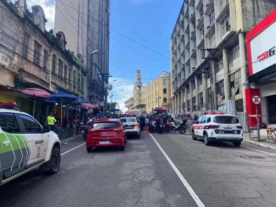 Motociclista morre após acidente com carro e ônibus no Centro de João Pessoa